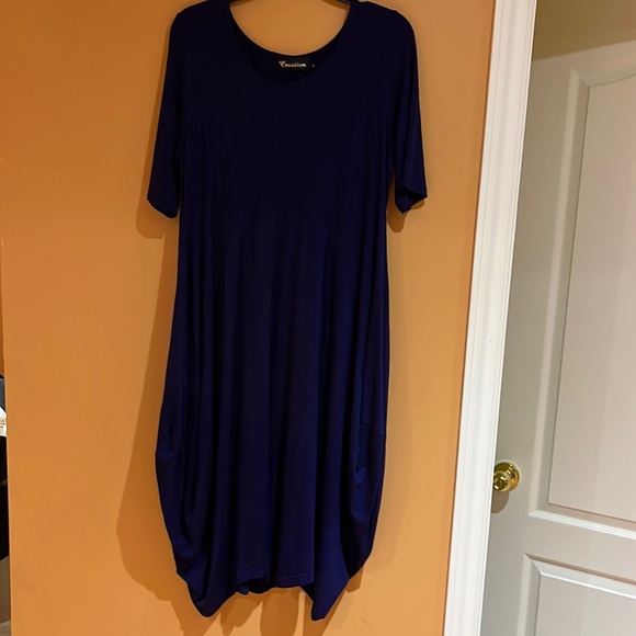 Dress - Picture 1 of 10